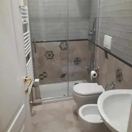 Guest house Piazza Cavour 2 Luxury Rooms- Bedinbolognacentro Bologna